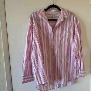 Old Navy Women's Pink and White Striped Button-Down Shirt